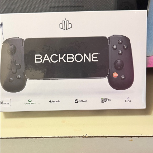 Apple Backbone Gaming Controller - Black - Picture 1 of 2